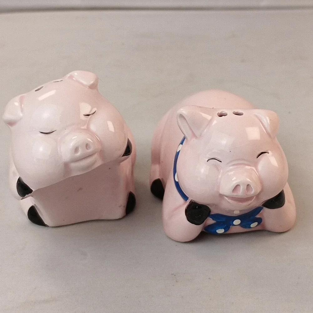 Vintage Adorable Fits Together Pink Pigs Ceramic Salt & Pepper Shakers